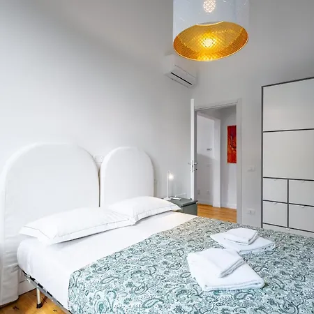 Guesthost - Casa Di Ebe - Campo Di Marte Flat With Balcony アパート フィレンツェ