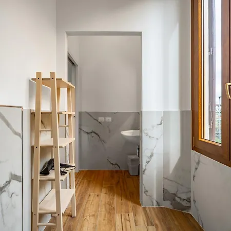 Guesthost - Casa Di Ebe - Campo Di Marte Flat With Balcony Apartament Florencja