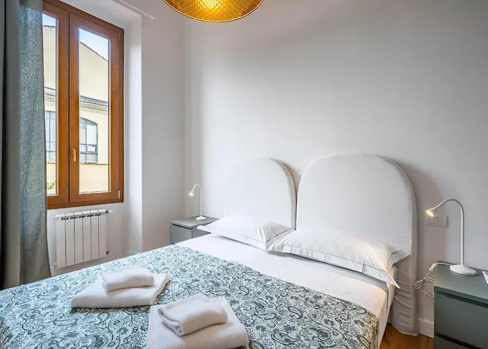 Lejlighed Guesthost - Casa Di Ebe - Campo Di Marte Flat With Balcony Firenze